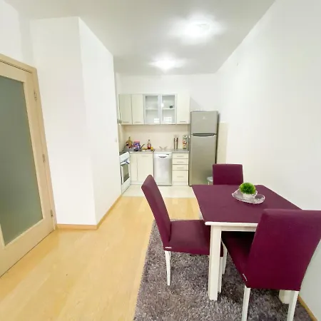 Thousand Roses Appartement *